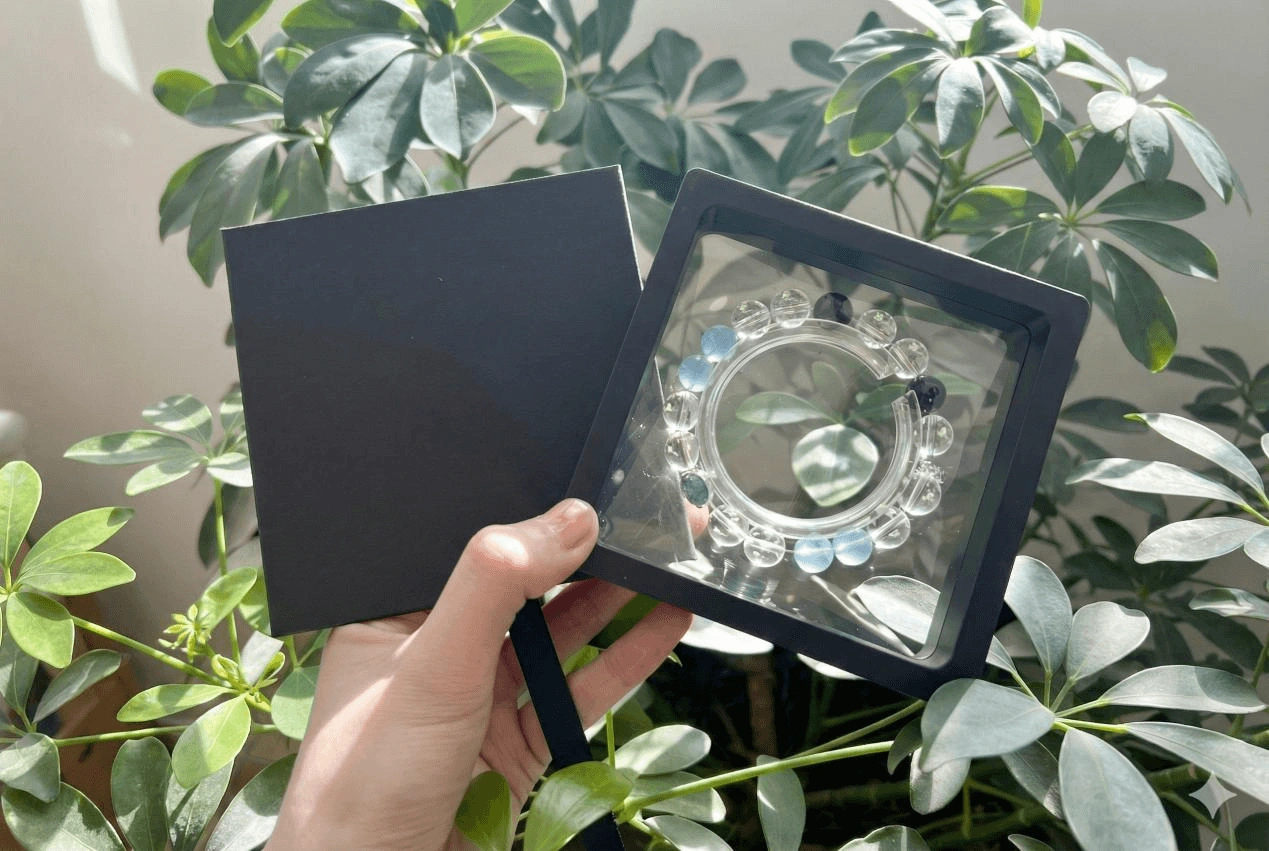 Premium bracelet packaging
